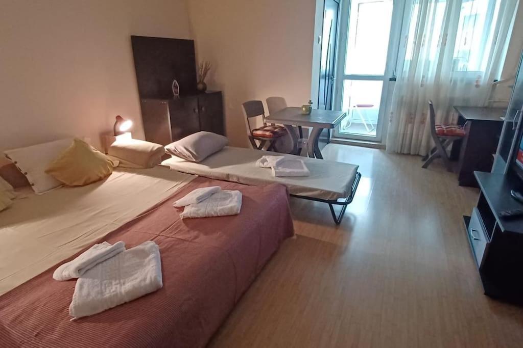 בוקרשט Garsoniera Linistita Zona Vitan מראה חיצוני תמונה